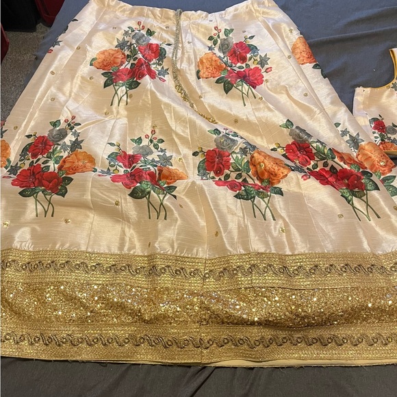 Wedding Lenga - Gold & Flowers, XXL, worn once and cleaned. $350 OBO - Picture 2 of 6